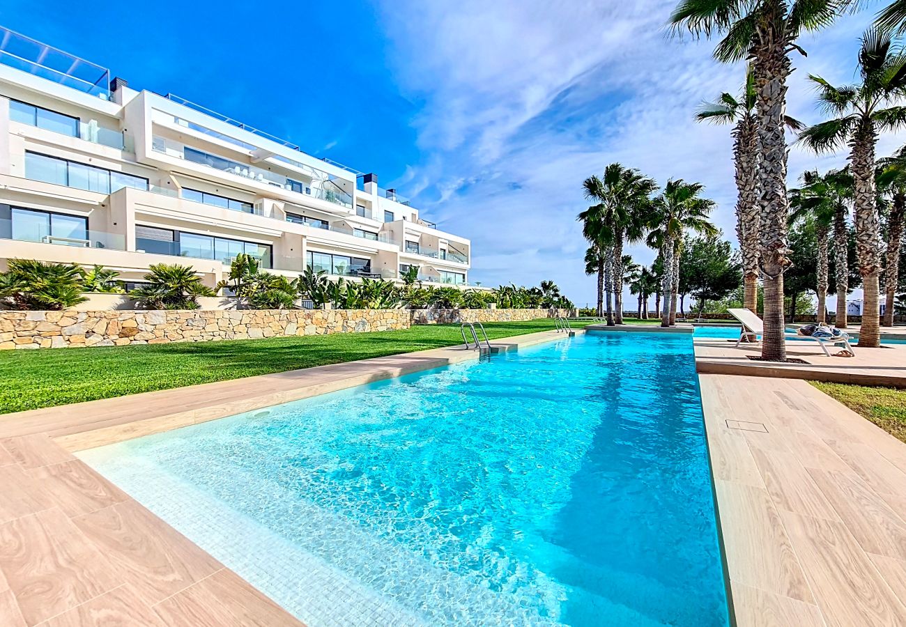 Appartement moderne de 2 chambres à Hinojo 1, Las Colinas Golf Resort avec vue panoramique et équipements de luxe.